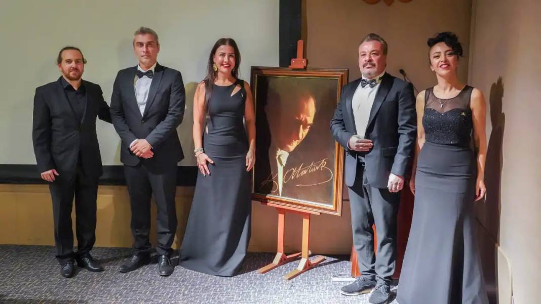 Atatürk’ün Sevdiği Eserler Kaleiçi’nde Yankılandı 5